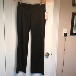 Bandolino satin finish pant NWT.